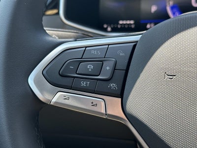 2026 Volkswagen Taos SE Black FWD