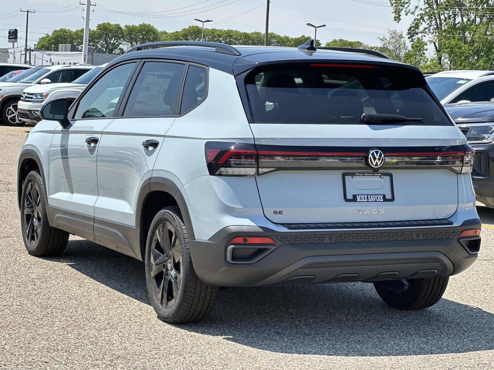 2026 Volkswagen Taos SE Black FWD