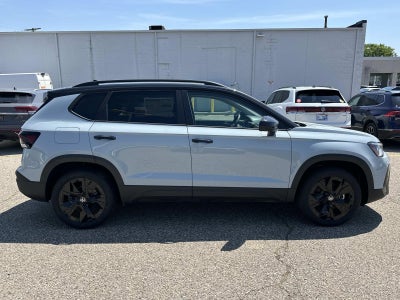 2026 Volkswagen Taos SE Black FWD