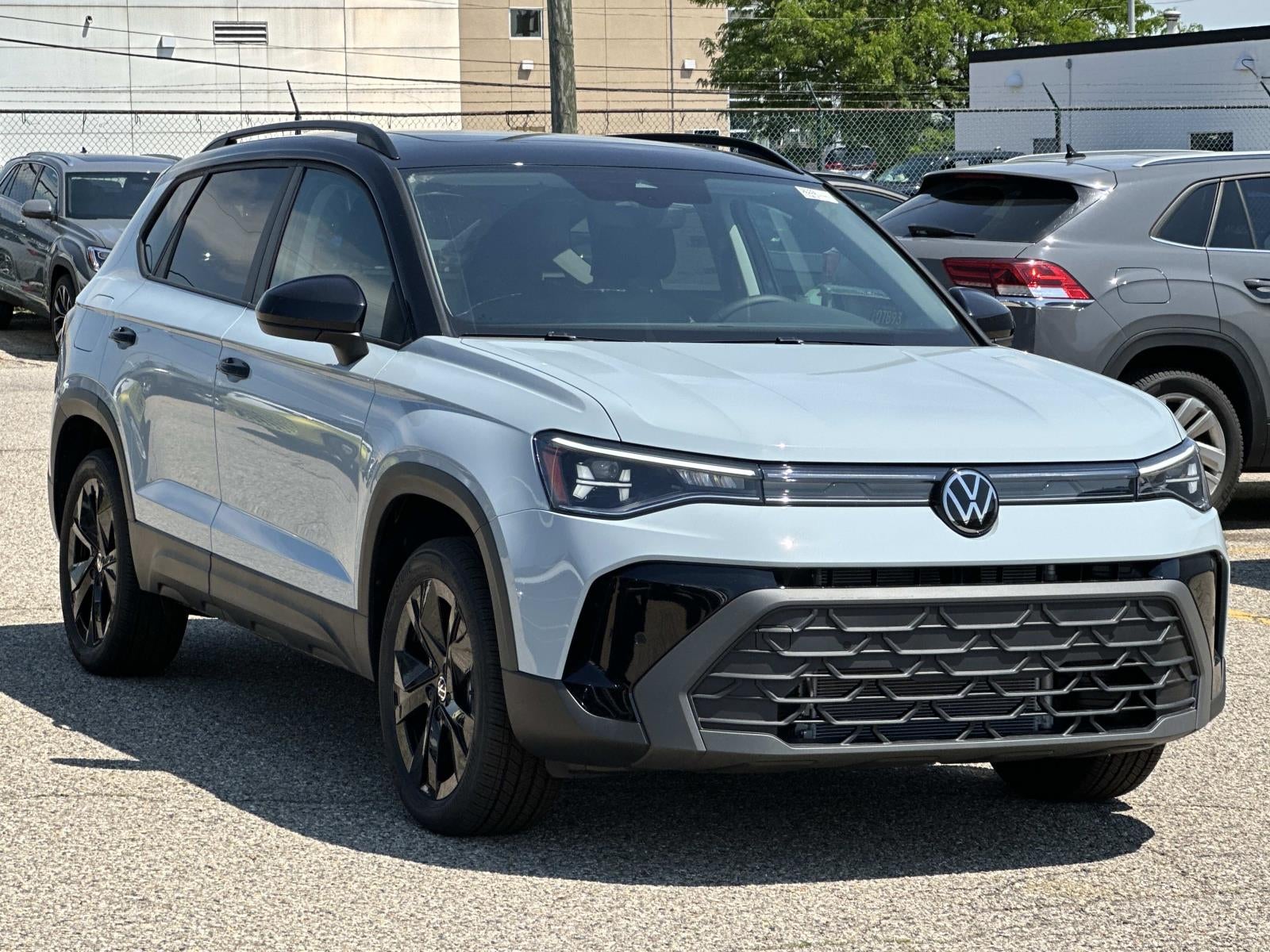 2026 Volkswagen Taos SE Black FWD
