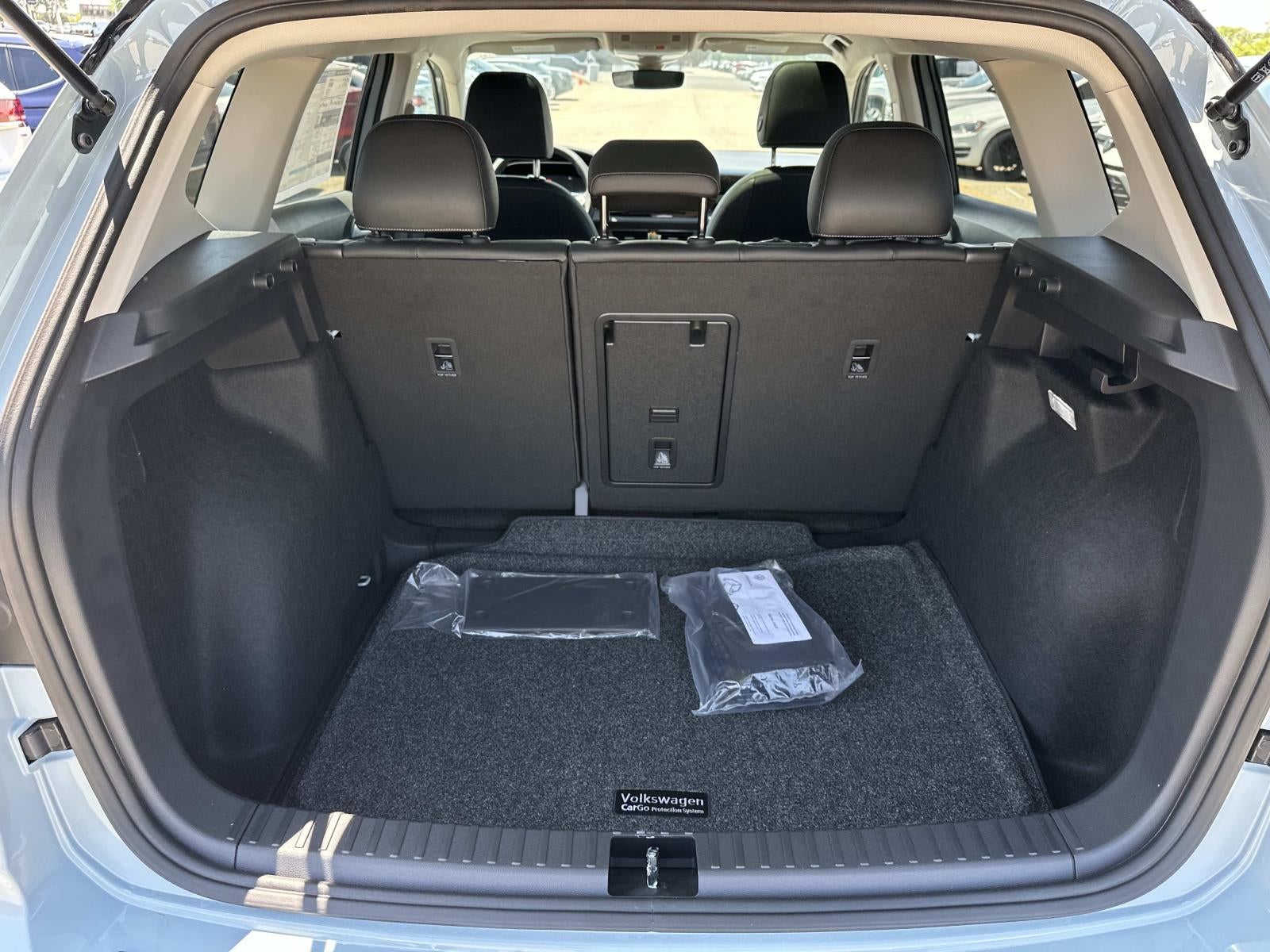 2026 Volkswagen Taos SE Black FWD