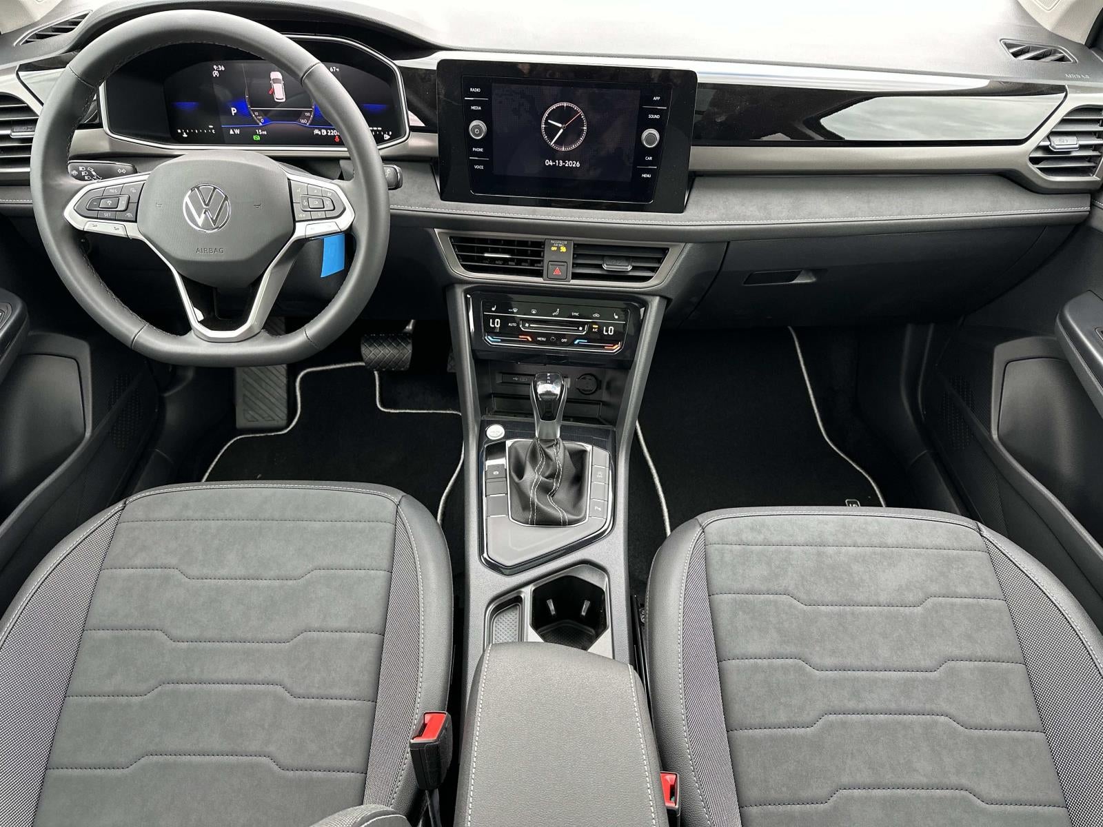 2026 Volkswagen Taos SE Black FWD