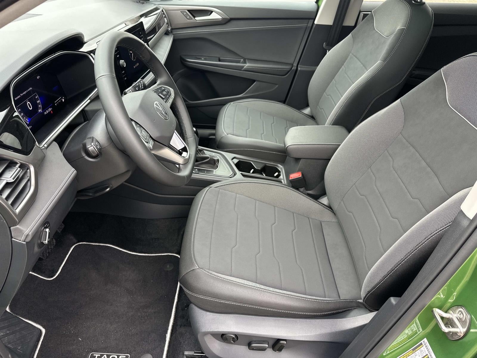 2026 Volkswagen Taos SE Black FWD