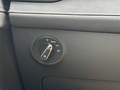 2026 Volkswagen Taos SE Black FWD