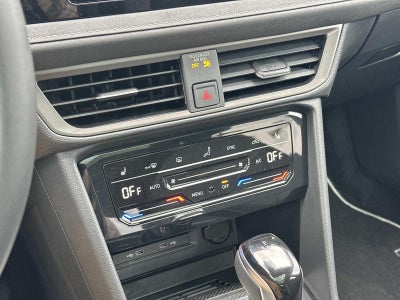 2026 Volkswagen Taos SE Black FWD