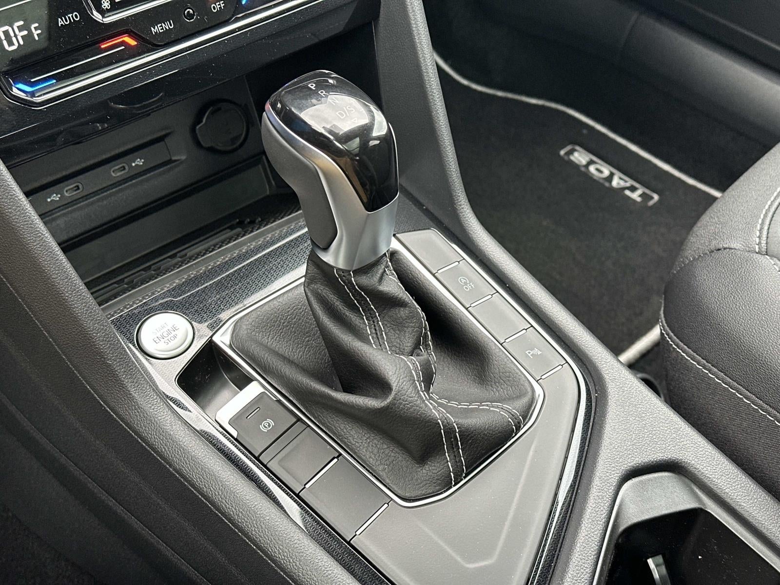 2026 Volkswagen Taos SE Black FWD