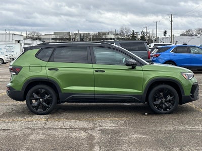 2026 Volkswagen Taos SE Black FWD