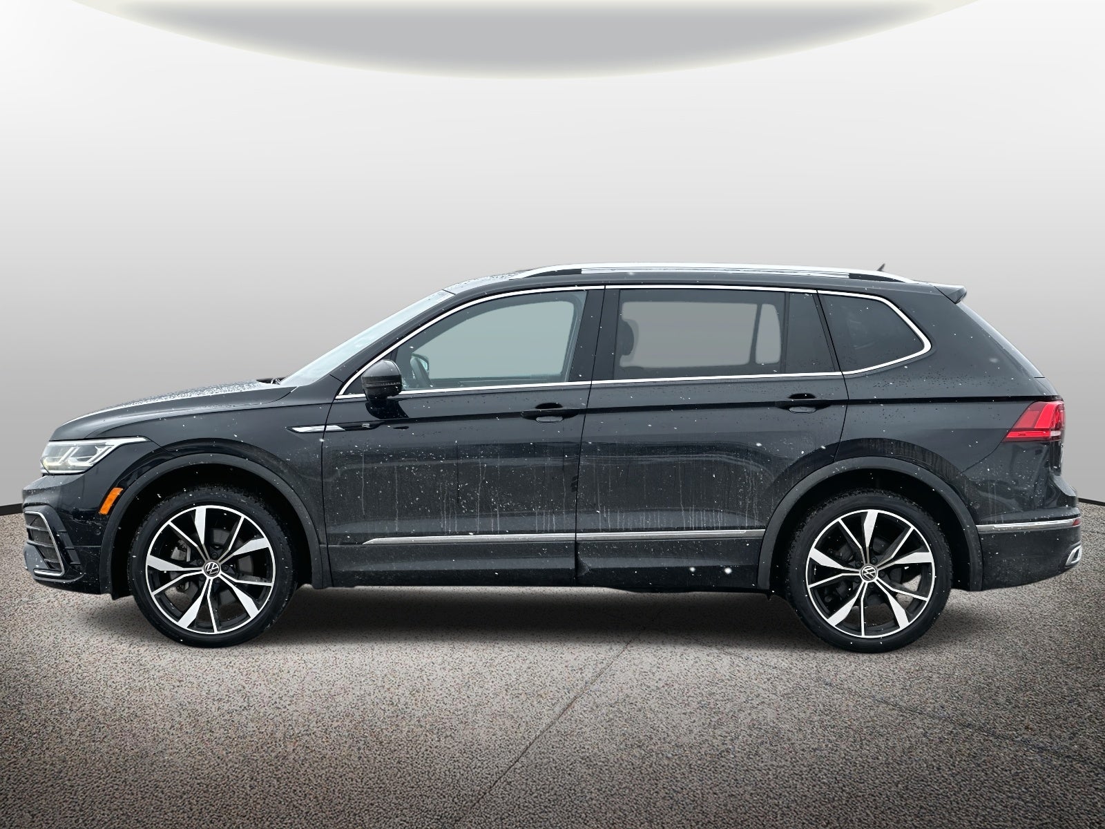 2022 Volkswagen Tiguan 2.0T SEL R-Line 4MOTION
