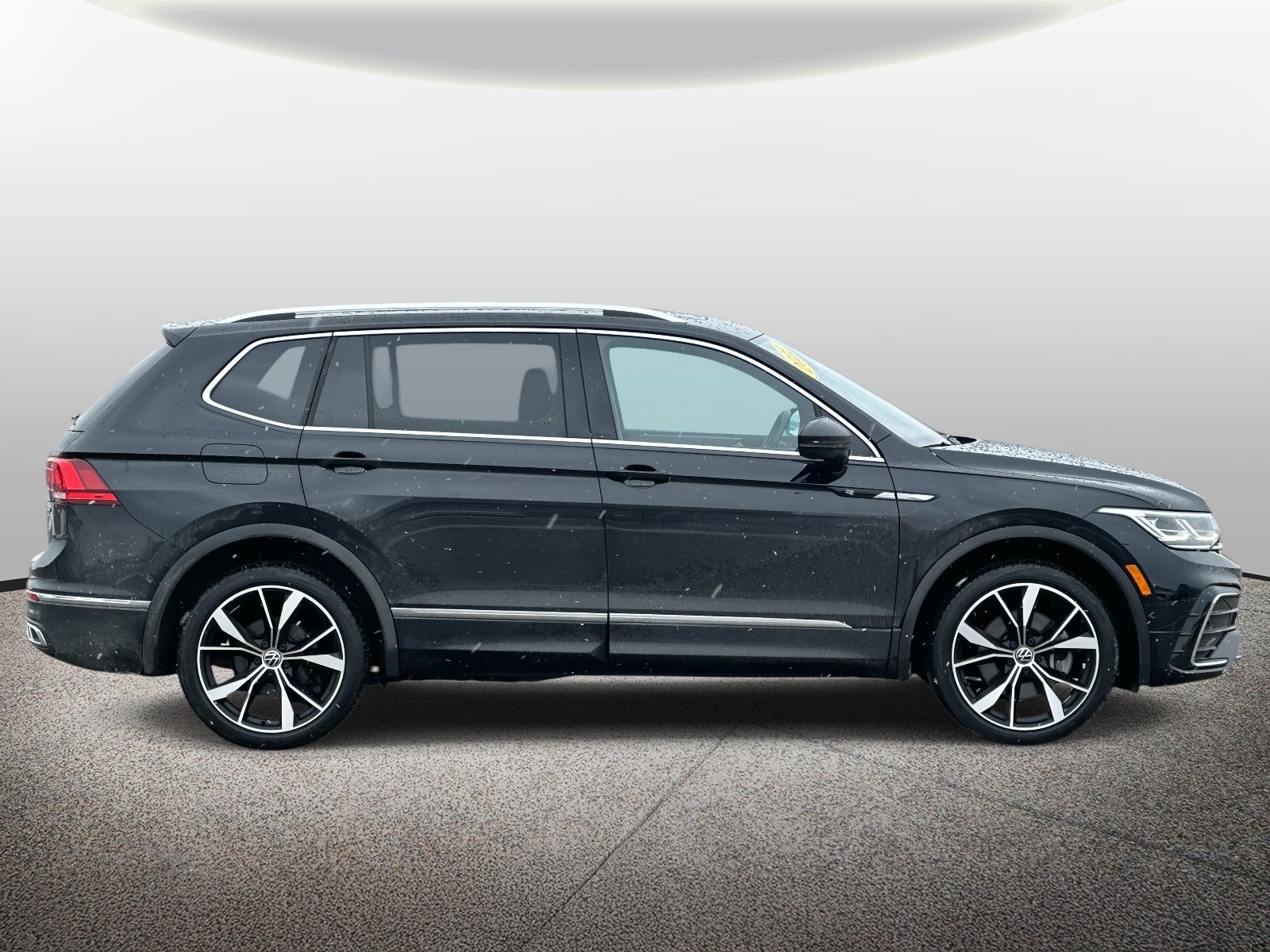 2022 Volkswagen Tiguan 2.0T SEL R-Line 4MOTION