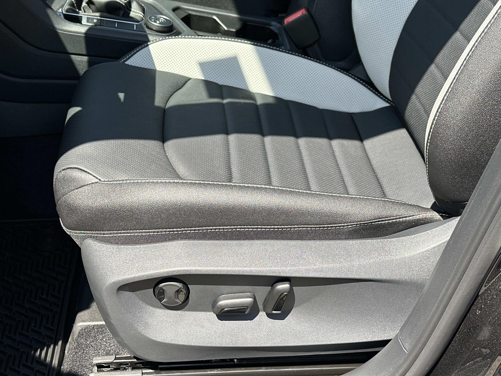 2026 Volkswagen Taos SEL 4MOTION