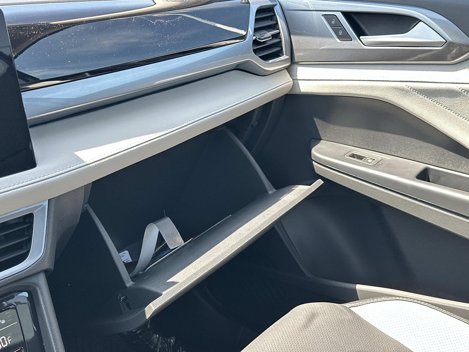 2026 Volkswagen Taos SEL 4MOTION
