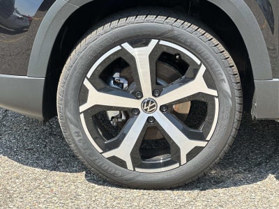 2026 Volkswagen Taos SEL 4MOTION