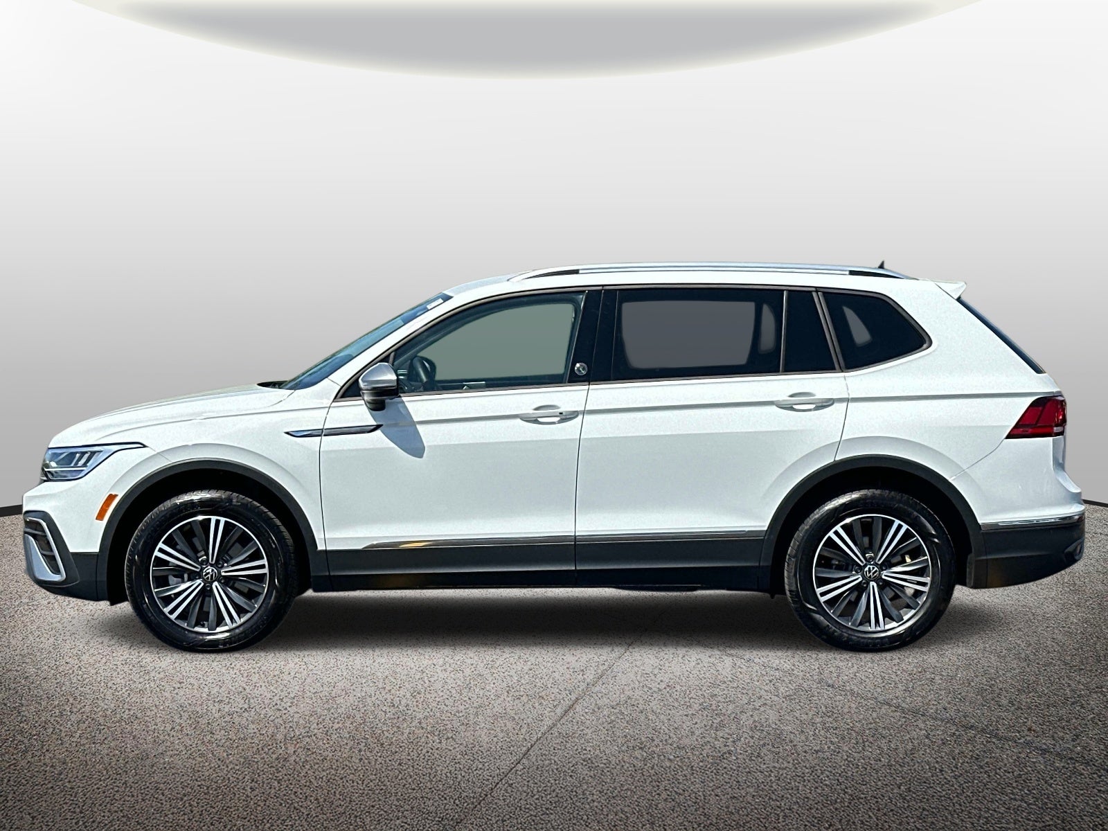 2024 Volkswagen Tiguan 2.0T Wolfsburg Edition 4MOTION