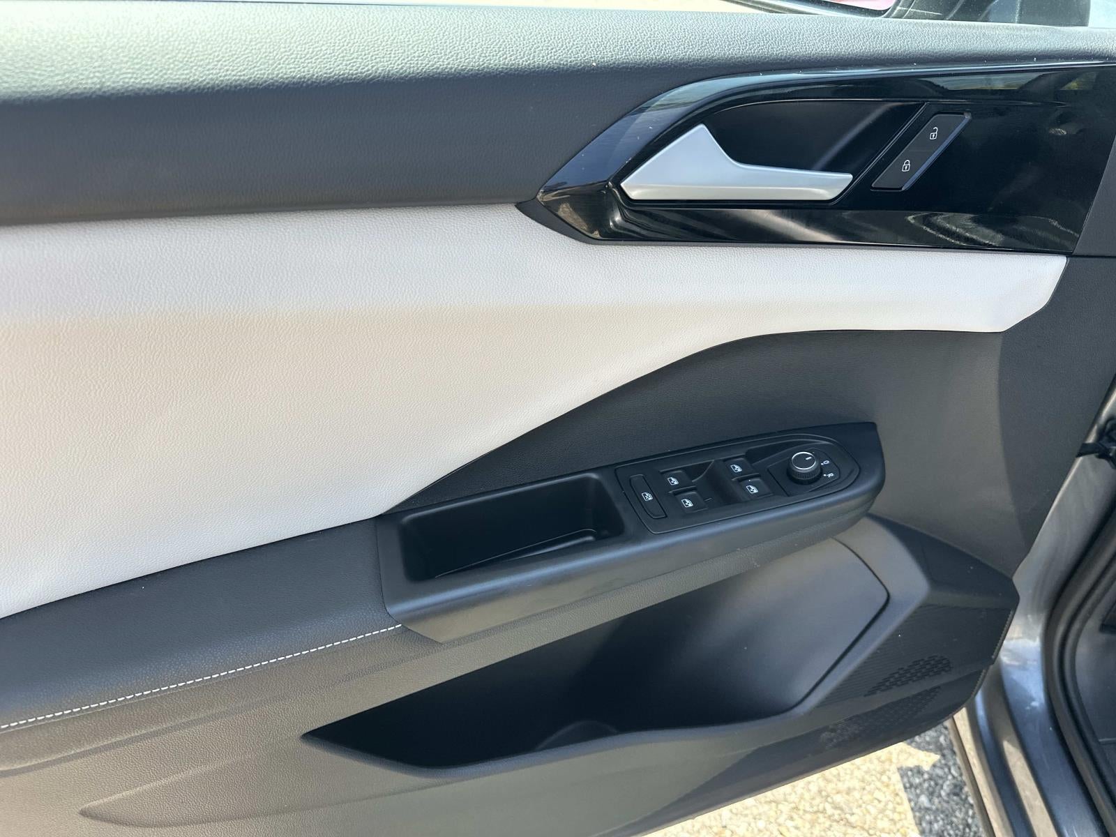 2025 Volkswagen Taos S FWD