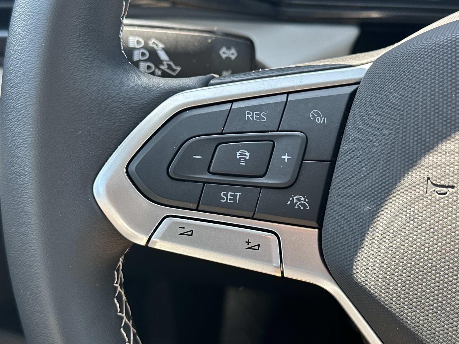 2025 Volkswagen Taos S FWD