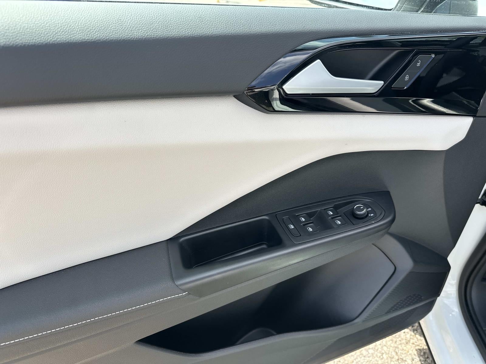2025 Volkswagen Taos S FWD