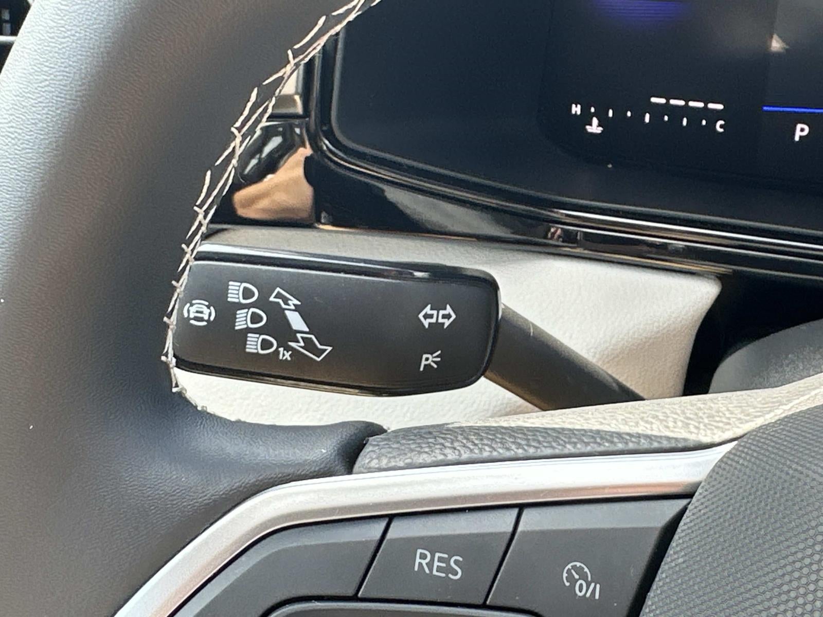 2025 Volkswagen Taos S FWD