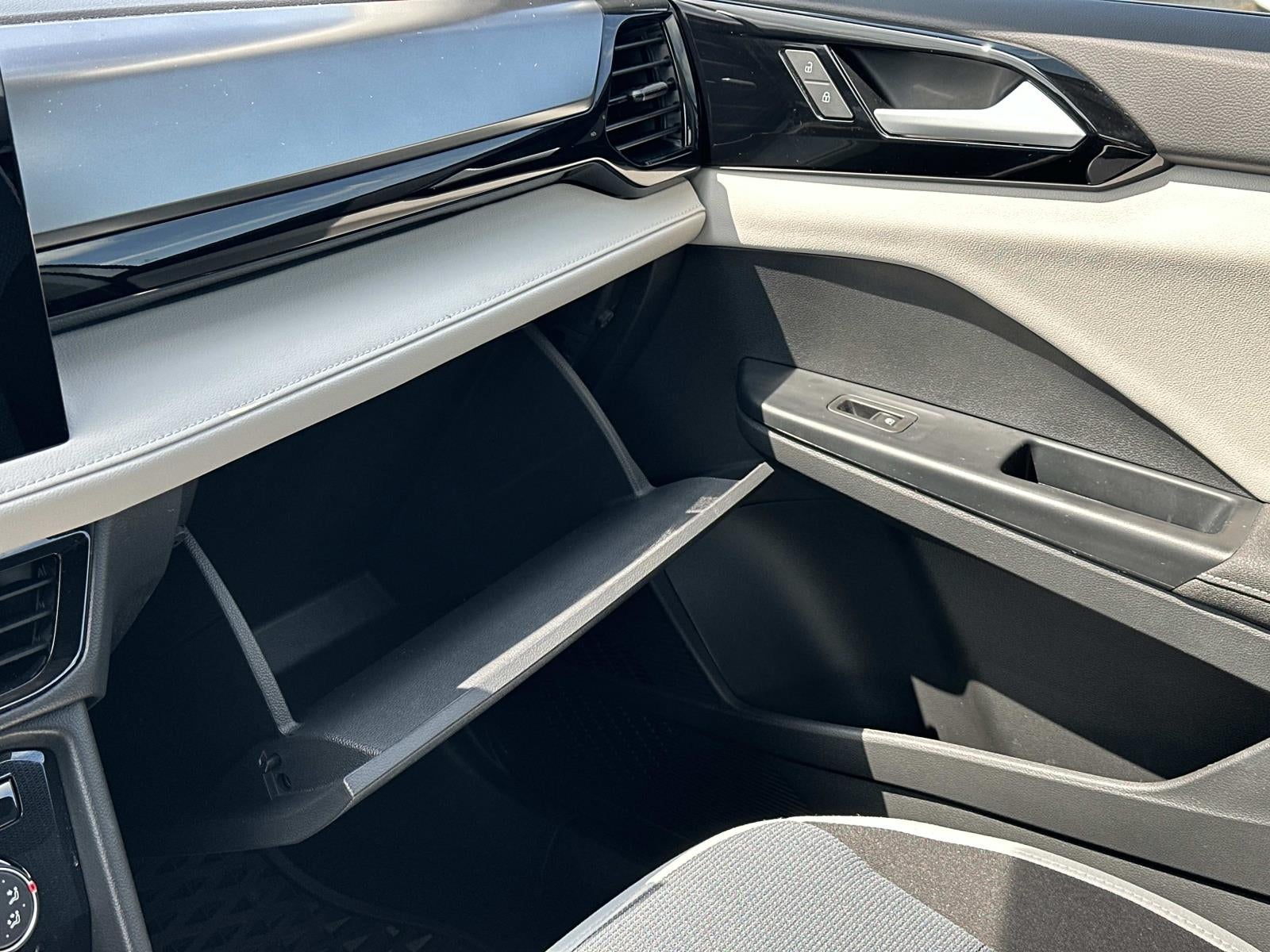2025 Volkswagen Taos S FWD