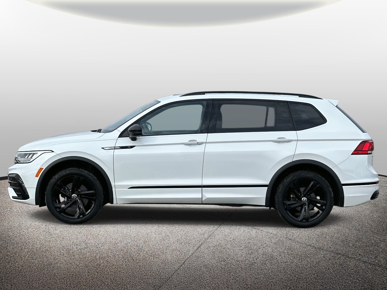 2023 Volkswagen Tiguan 2.0T SE R-Line Black 4MOTION