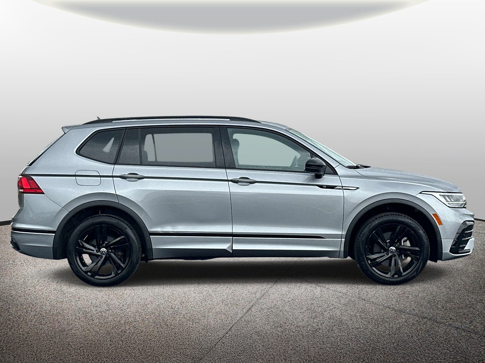 2024 Volkswagen Tiguan 2.0T SE R-Line Black 4MOTION