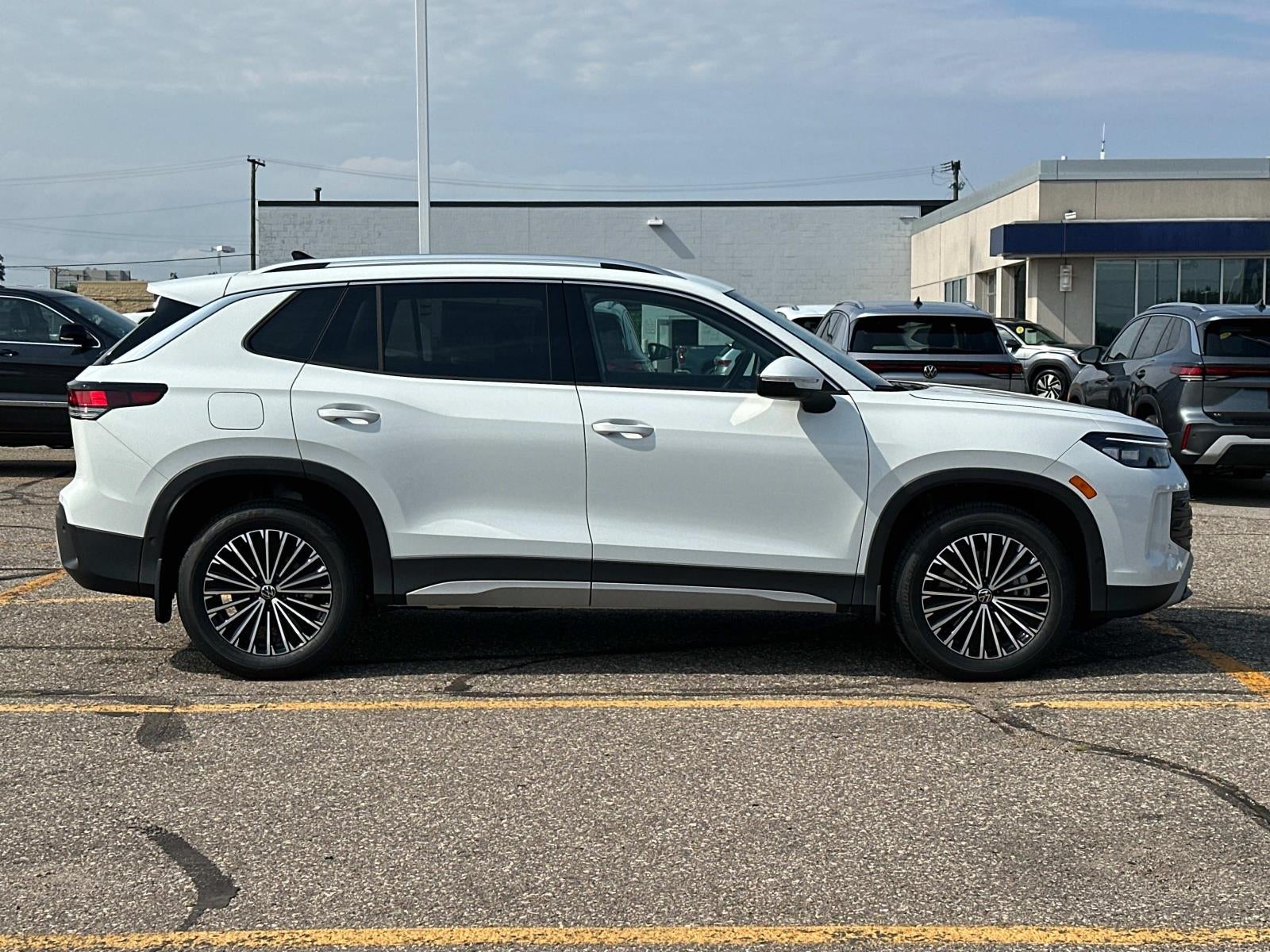 2025 Volkswagen Tiguan 2.0T S 4MOTION