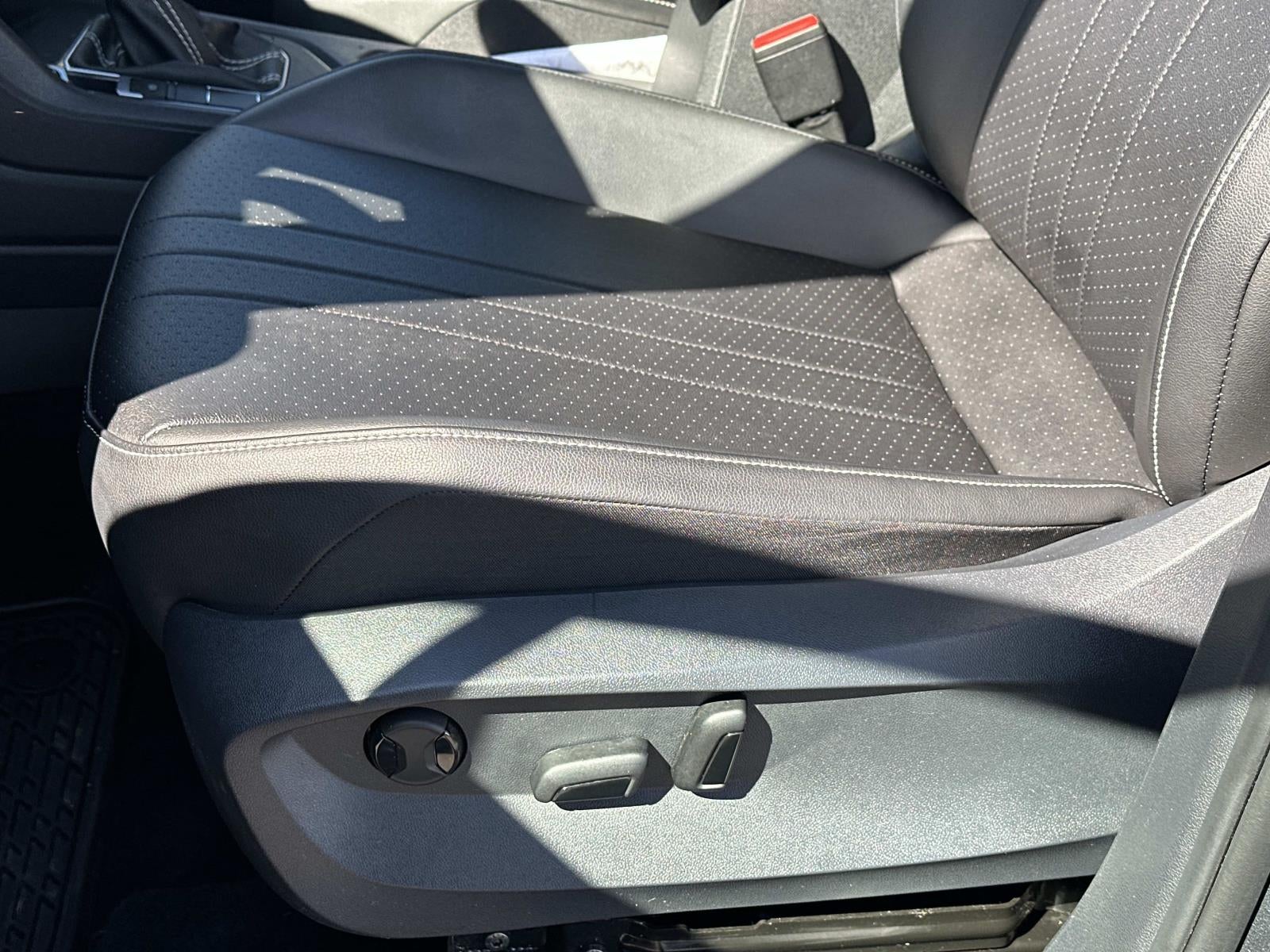 2023 Volkswagen Tiguan 2.0T SE R-Line Black FWD
