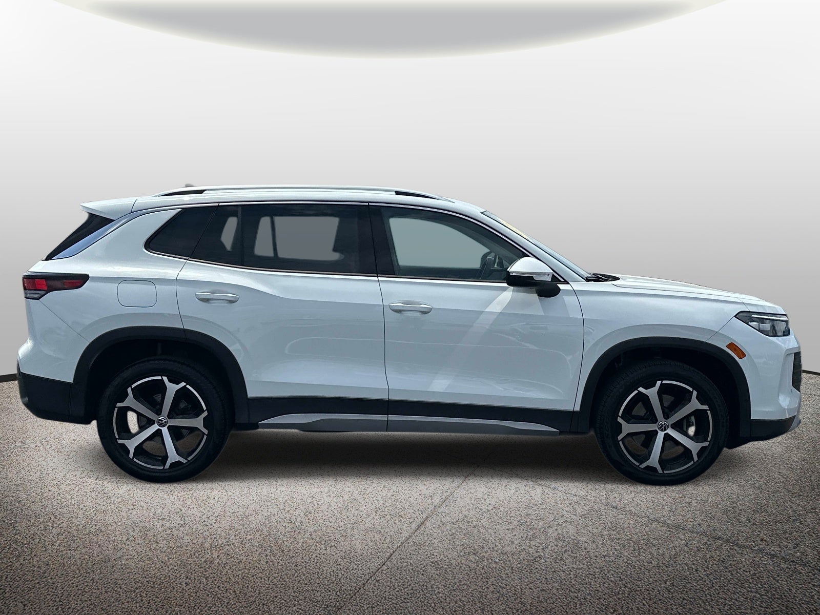 2025 Volkswagen Tiguan 2.0T SE 4MOTION