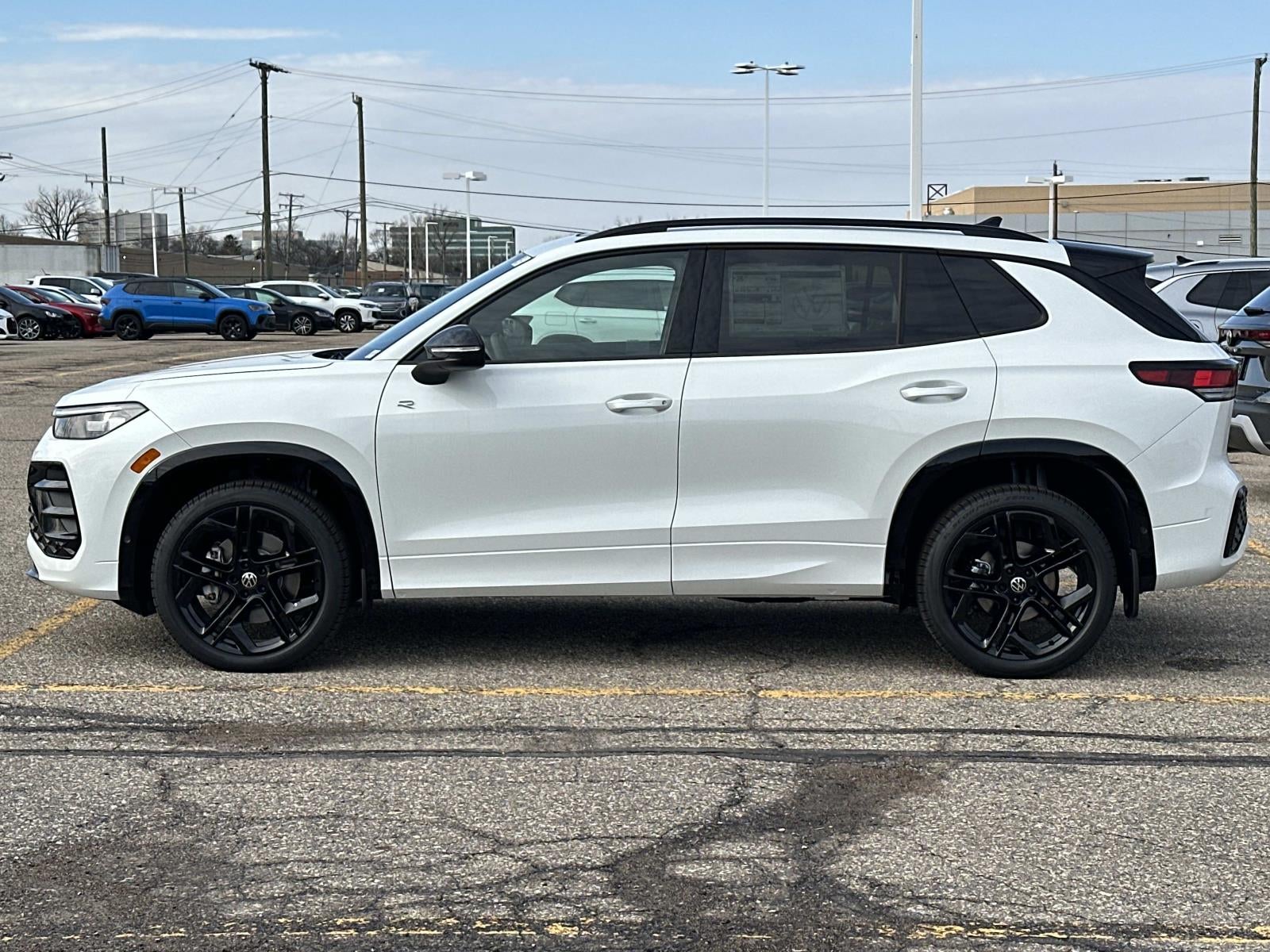 2026 Volkswagen Tiguan SE R-Line Black 4MOTION