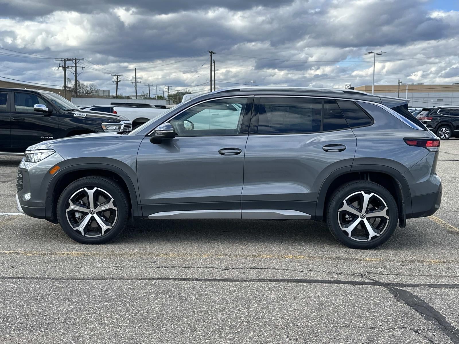 2026 Volkswagen Tiguan 2.0T SE