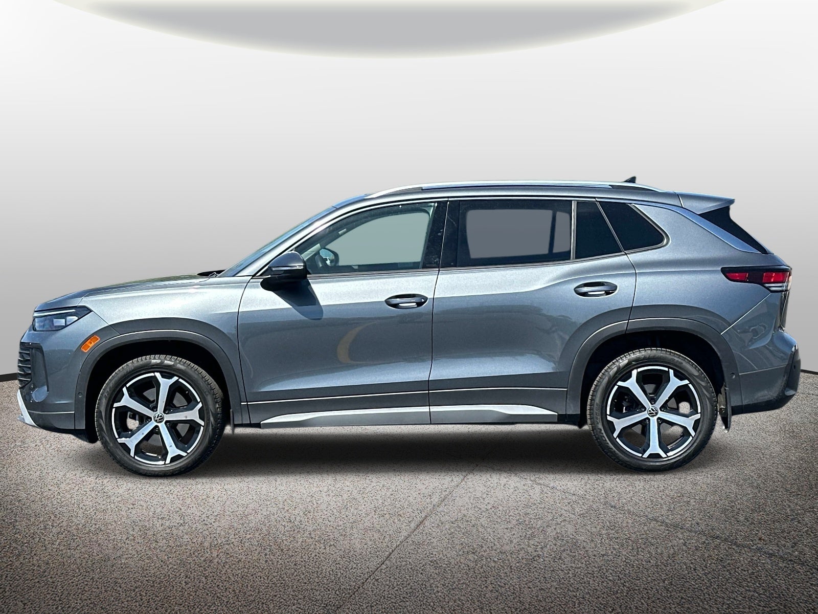 2025 Volkswagen Tiguan 2.0T SE 4MOTION
