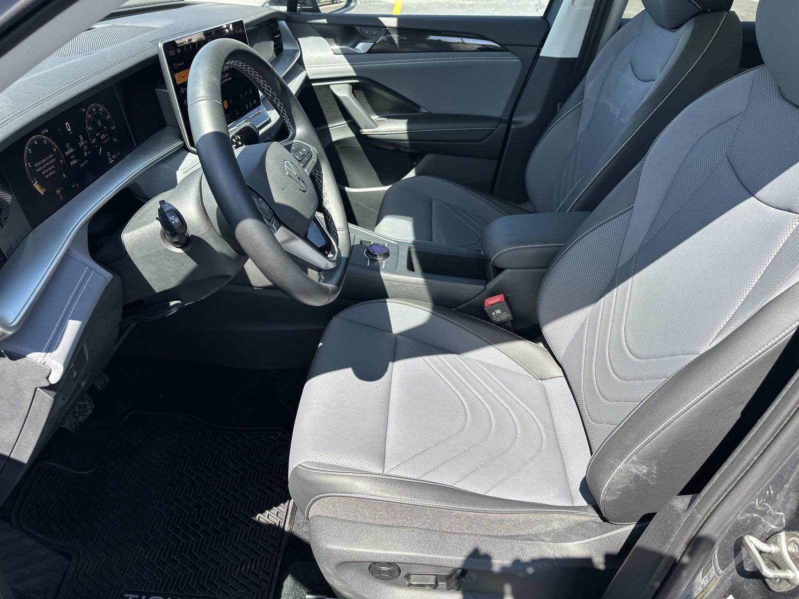 2025 Volkswagen Tiguan 2.0T SE 4MOTION