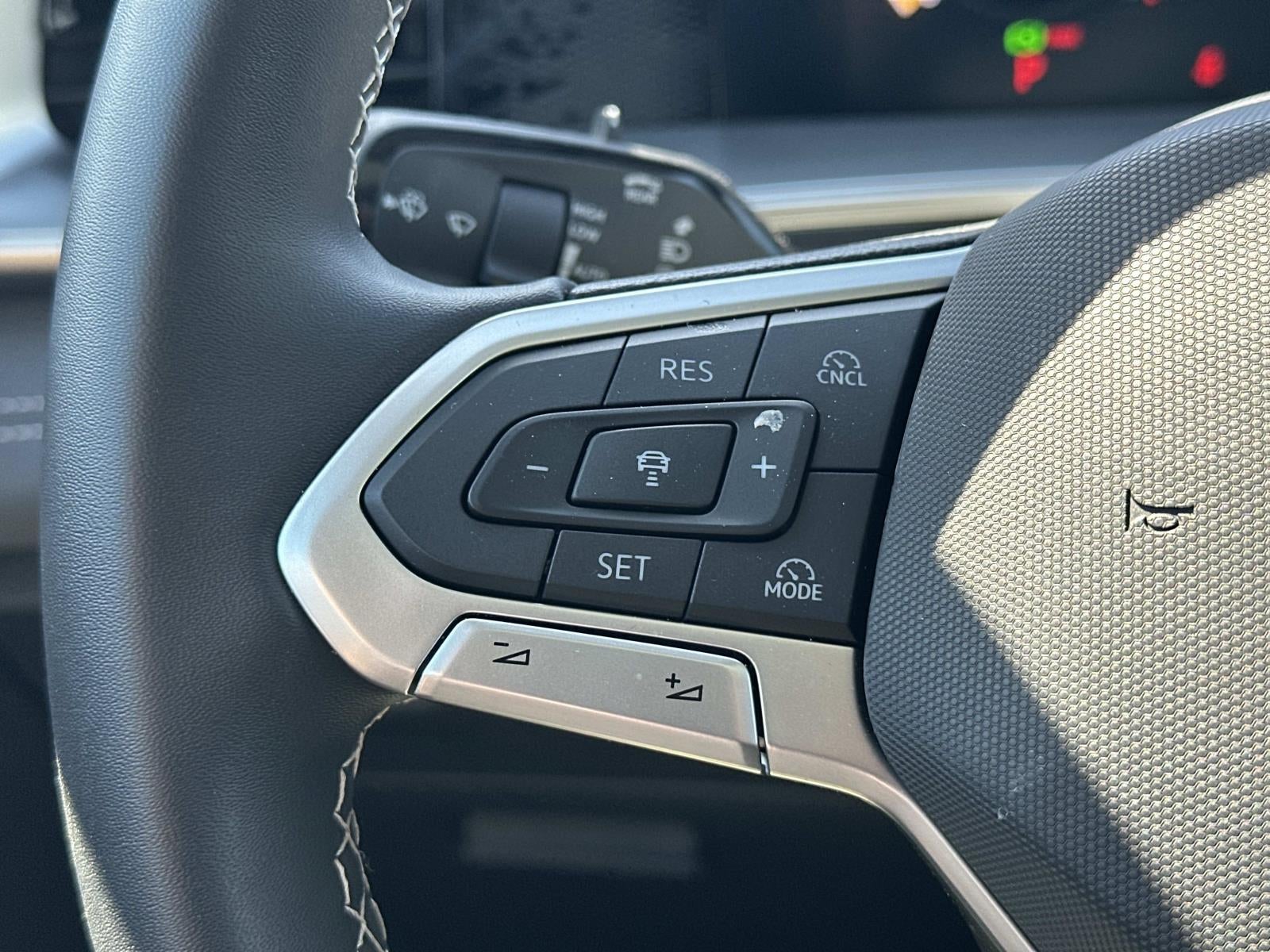 2025 Volkswagen Tiguan 2.0T SE 4MOTION