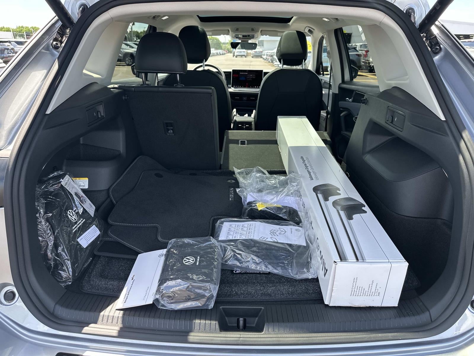 2025 Volkswagen Tiguan 2.0T SE 4MOTION