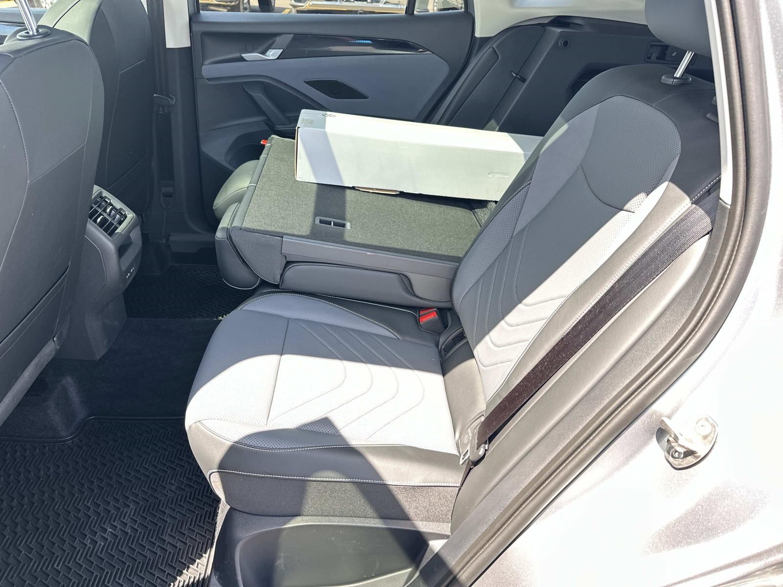 2025 Volkswagen Tiguan 2.0T SE 4MOTION