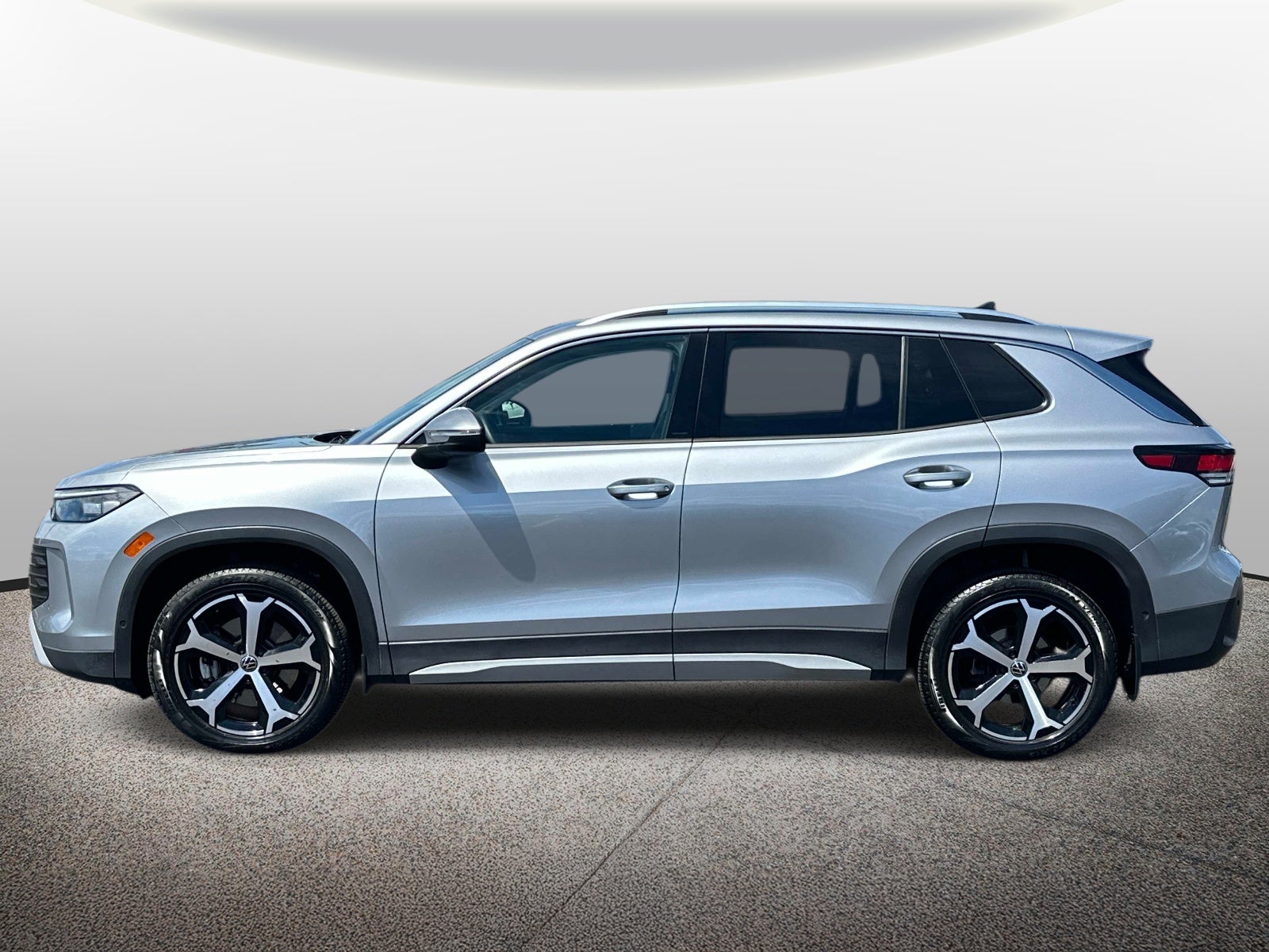 2025 Volkswagen Tiguan 2.0T SE 4MOTION