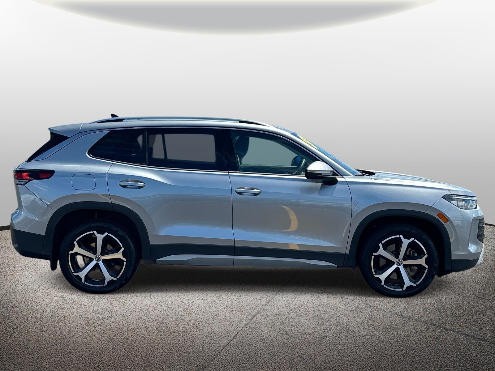 2025 Volkswagen Tiguan 2.0T SE 4MOTION
