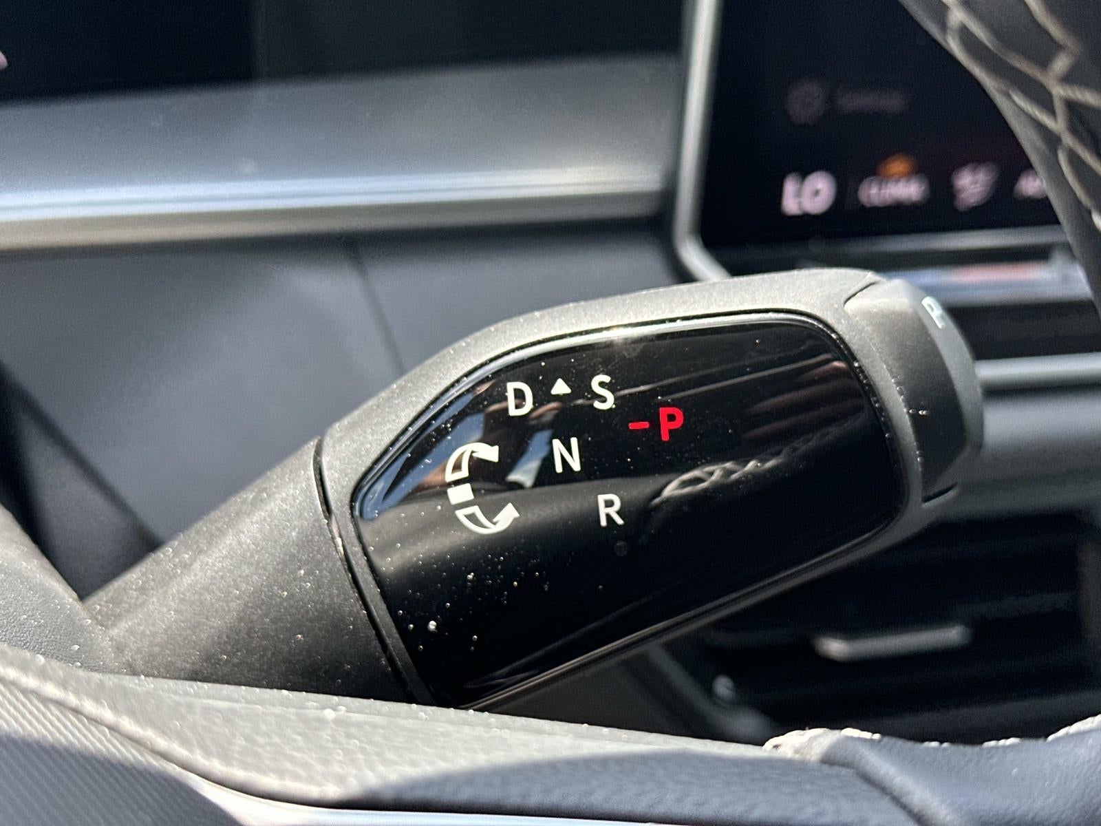 2025 Volkswagen Tiguan 2.0T SE 4MOTION