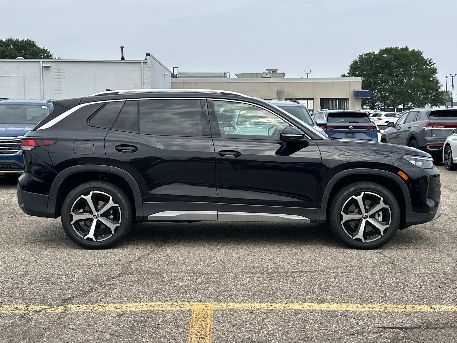 2026 Volkswagen Tiguan SE 4MOTION