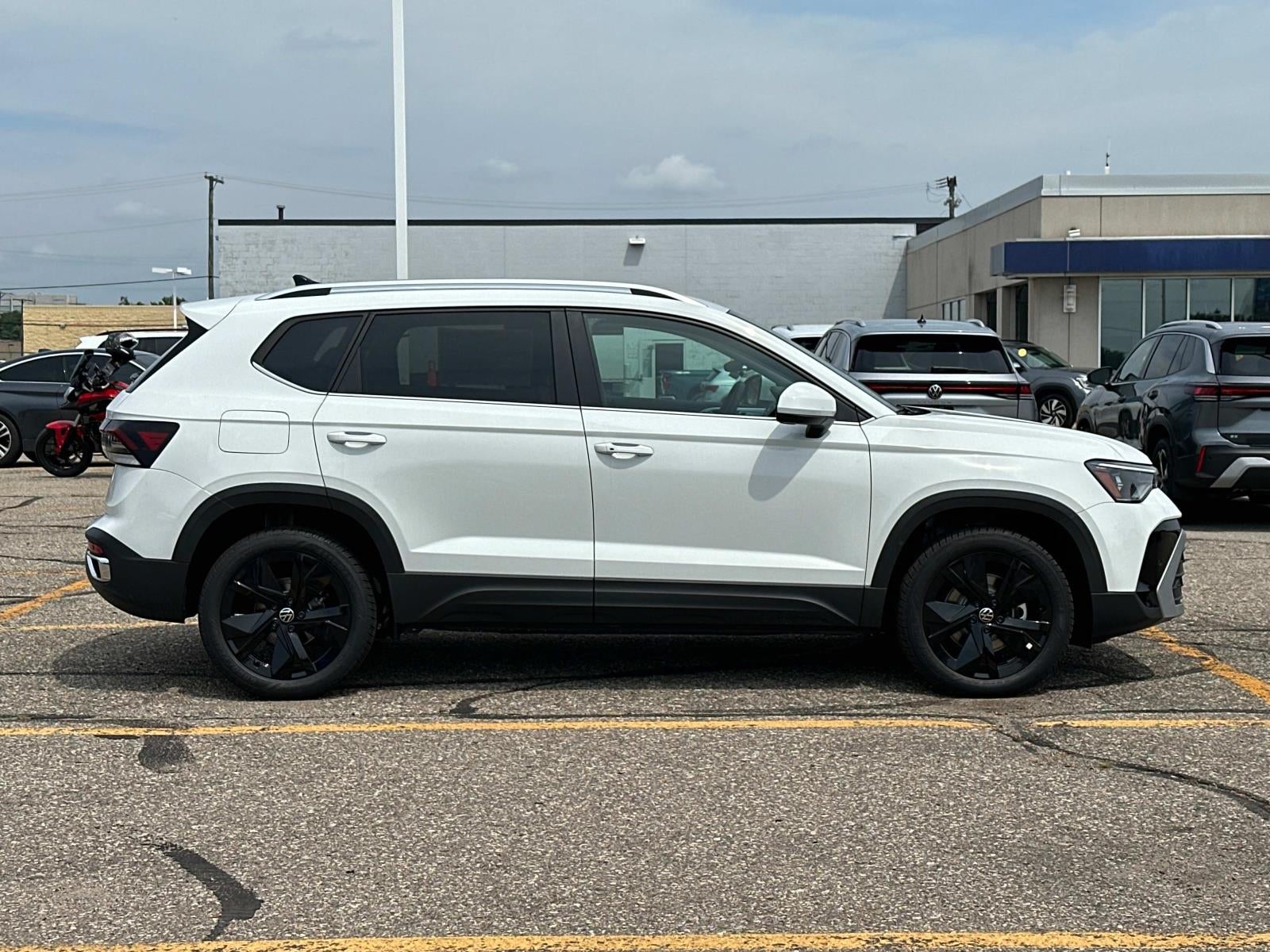 2025 Volkswagen Taos 1.5T SE