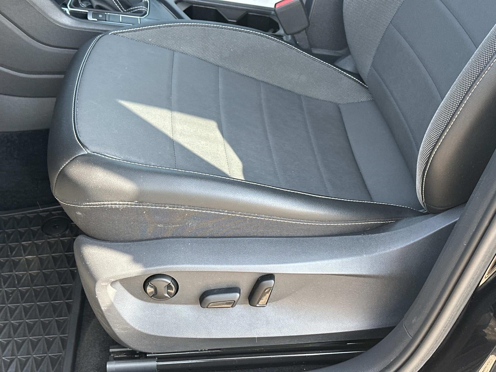 2023 Volkswagen Taos SE FWD