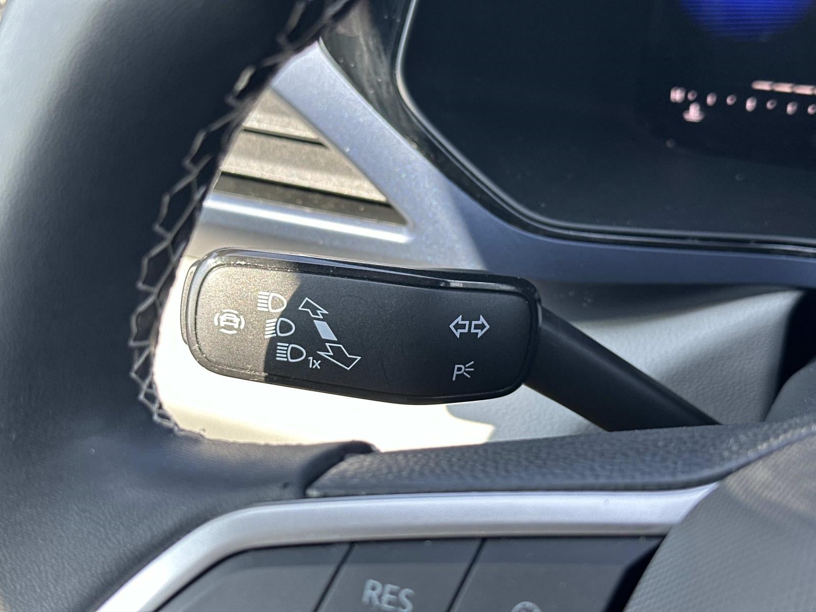 2023 Volkswagen Taos SE FWD