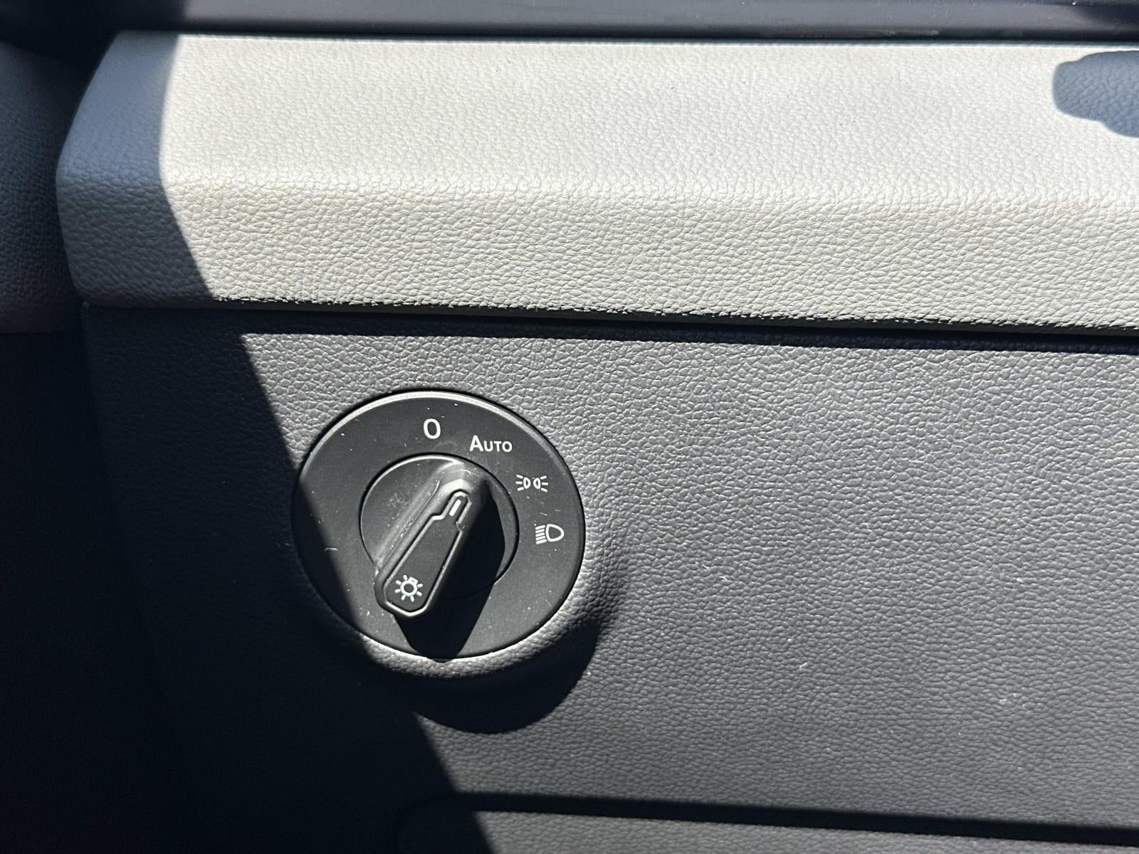 2023 Volkswagen Taos SE FWD