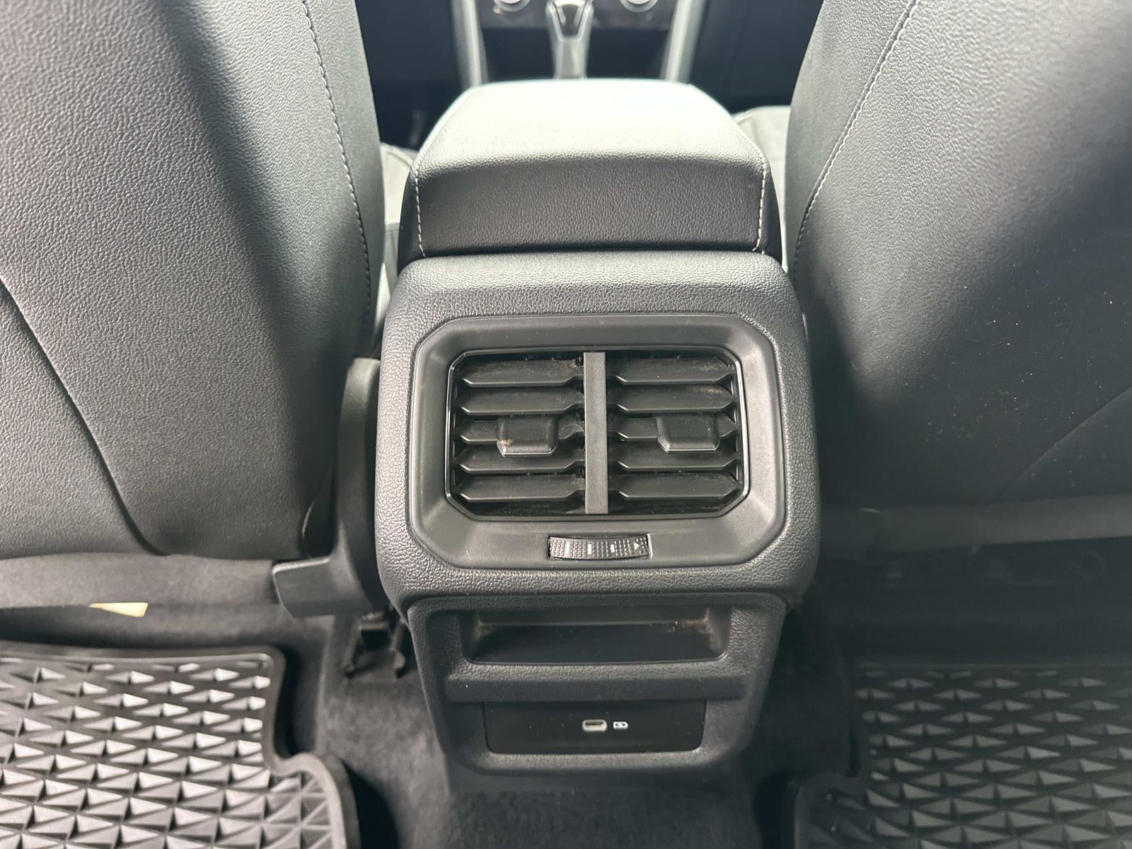 2023 Volkswagen Taos SE FWD