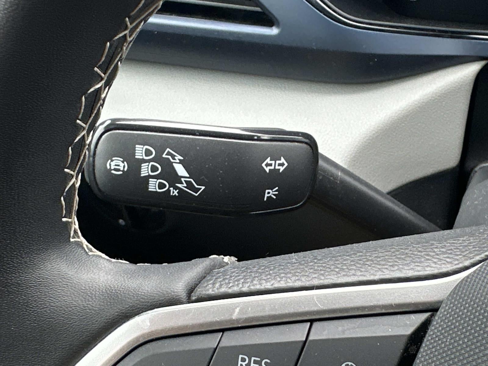 2023 Volkswagen Taos SE FWD
