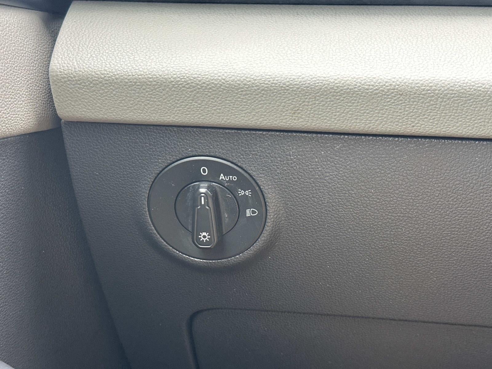 2023 Volkswagen Taos SE FWD