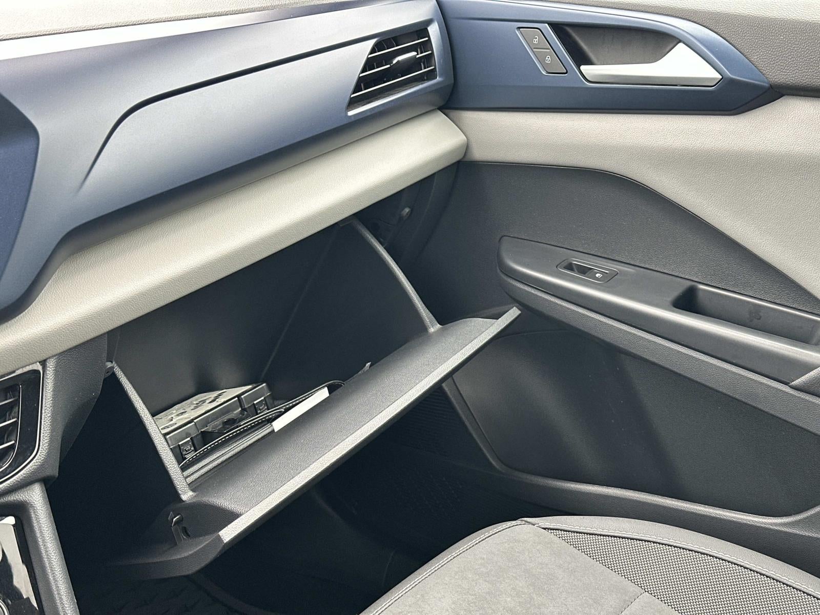 2023 Volkswagen Taos SE FWD