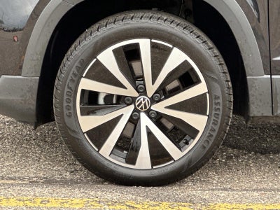 2023 Volkswagen Taos SE FWD