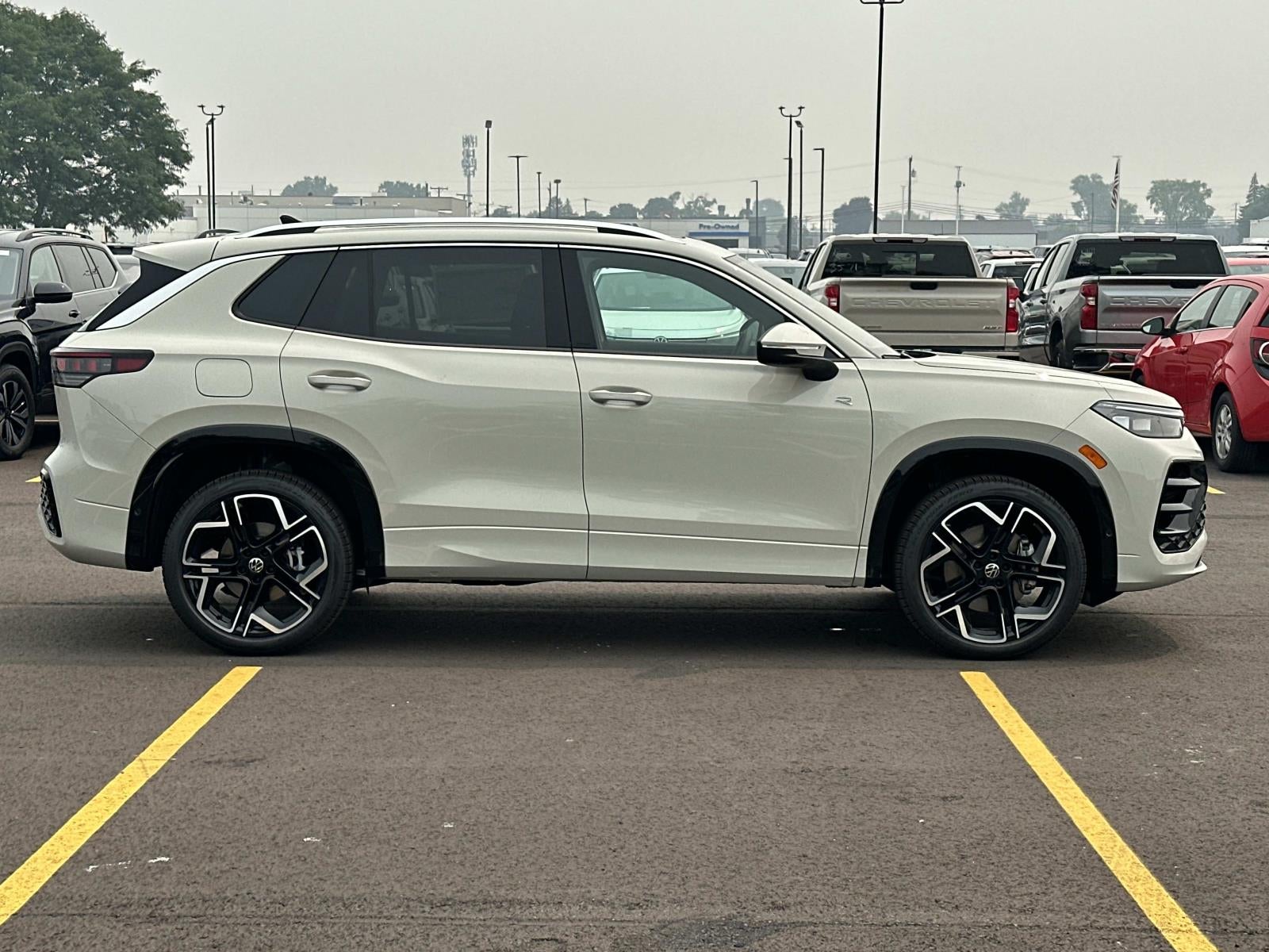 2026 Volkswagen Tiguan SEL R-Line Turbo 4MOTION