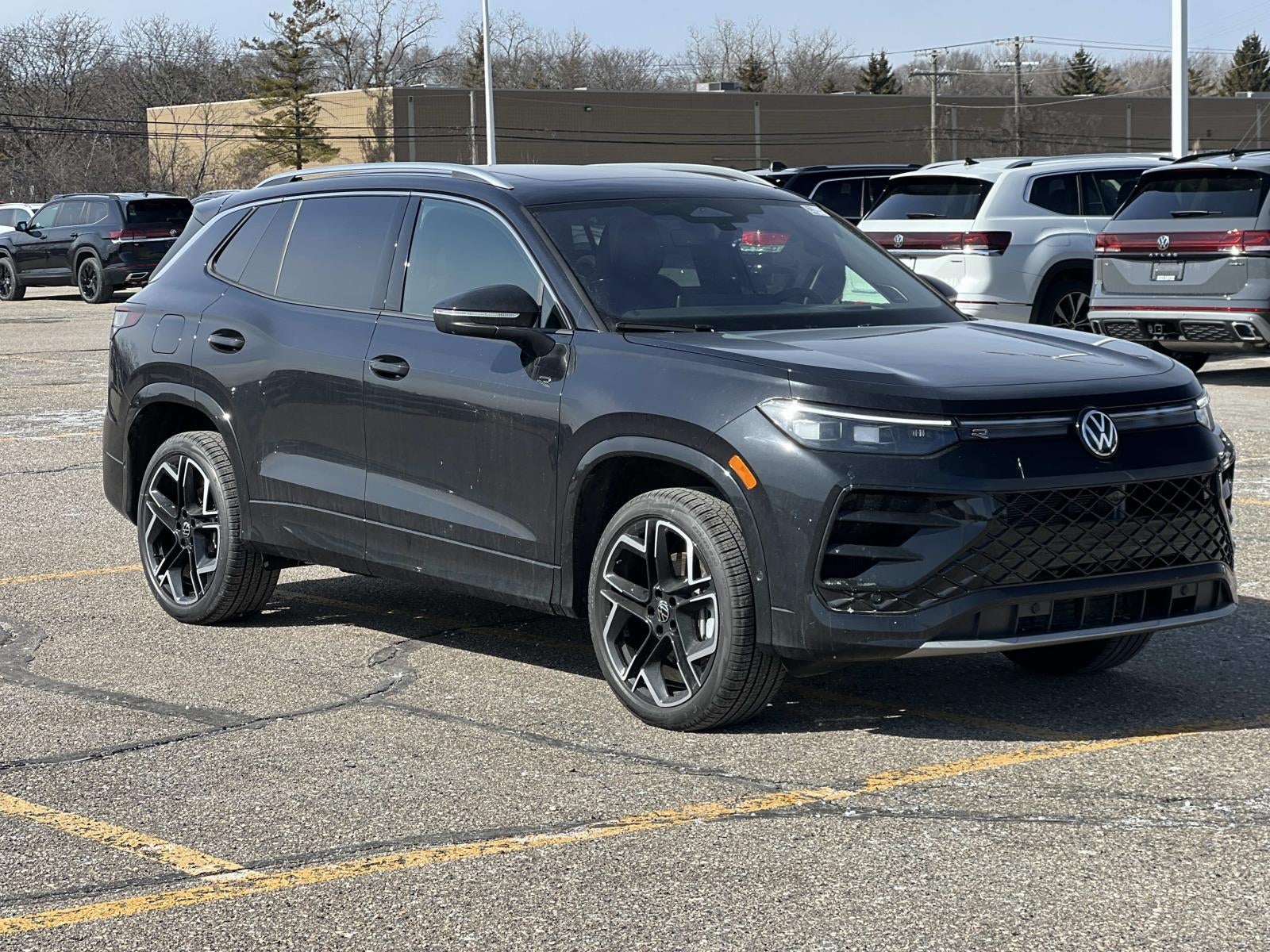 2026 Volkswagen Tiguan 2.0T SEL R-Line Turbo 4MOTION