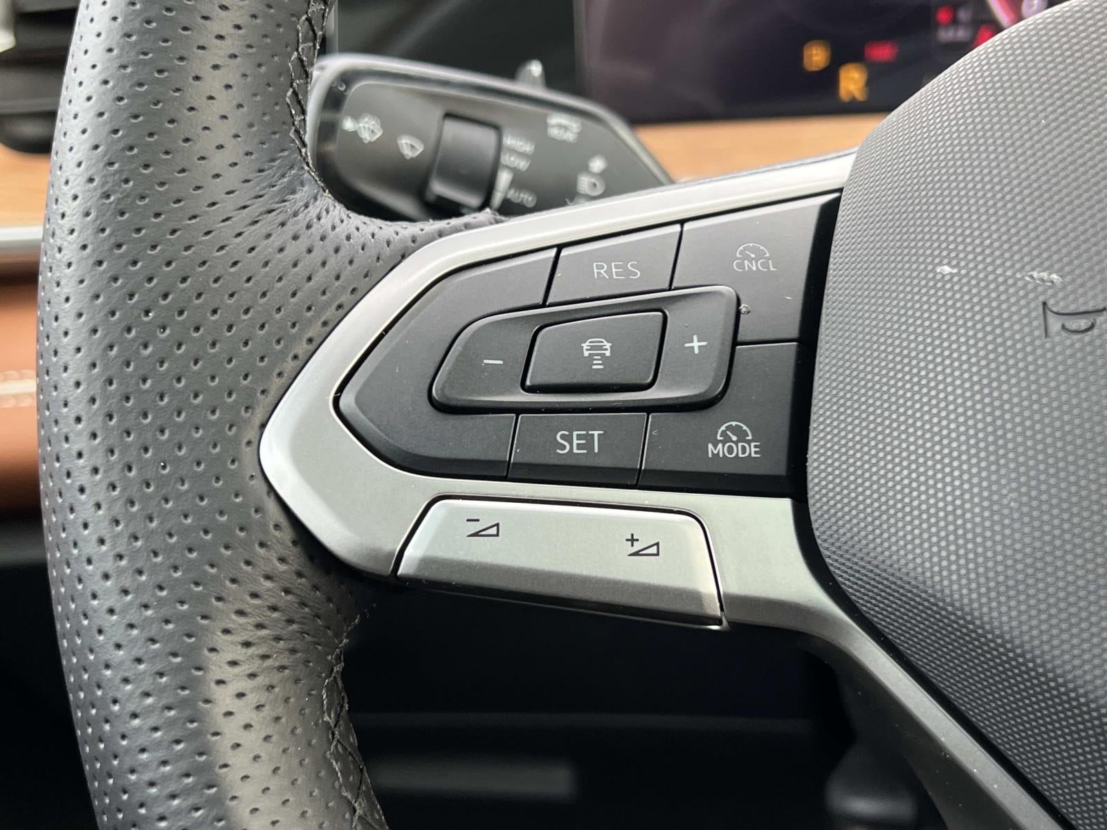 2026 Volkswagen Tiguan 2.0T SEL R-Line Turbo 4MOTION